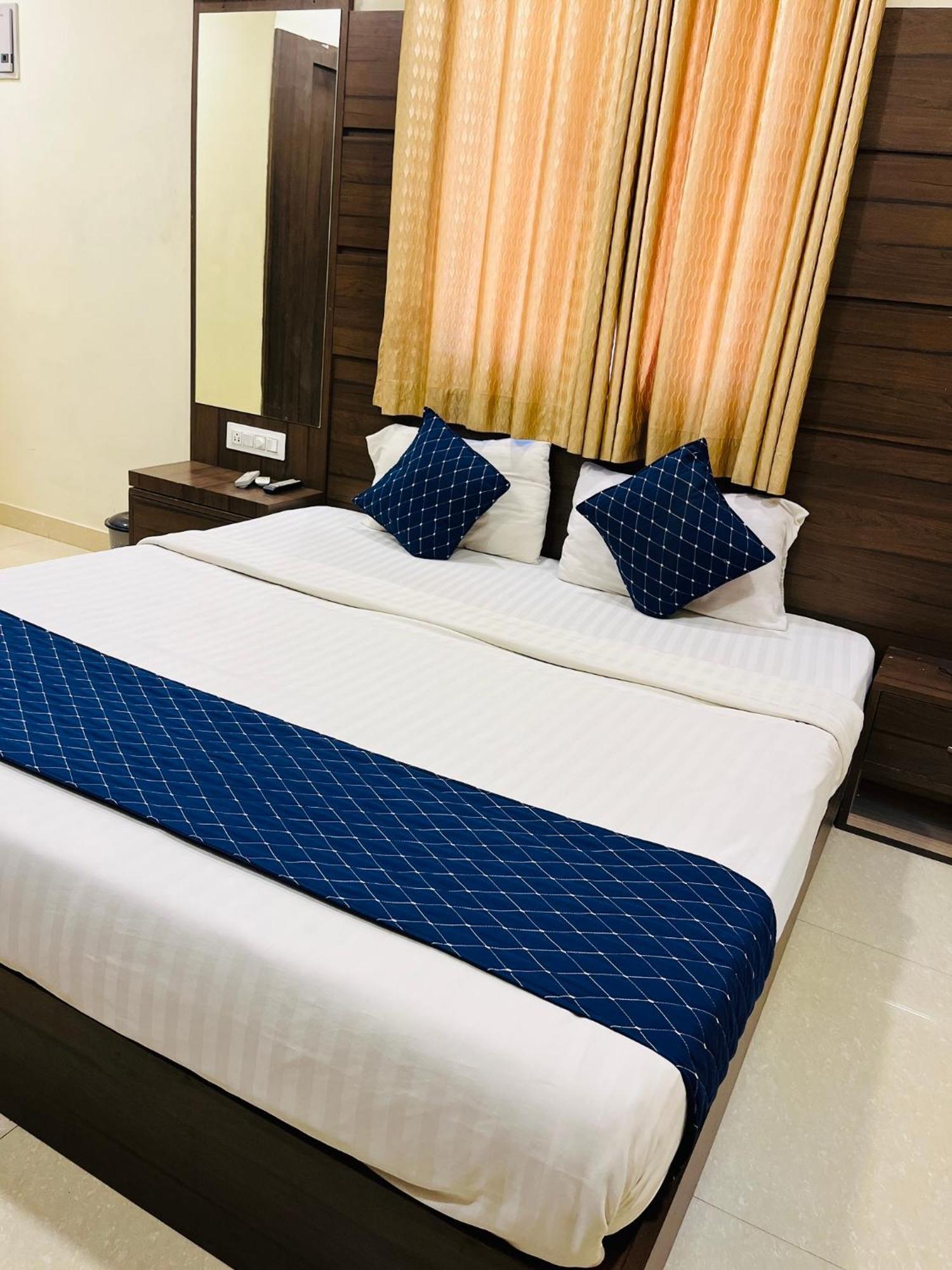 Stayguru Hotel Atithi Bhuj Exterior foto